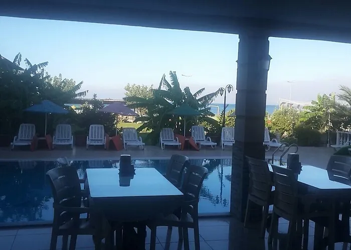 Adahan Gümüldür